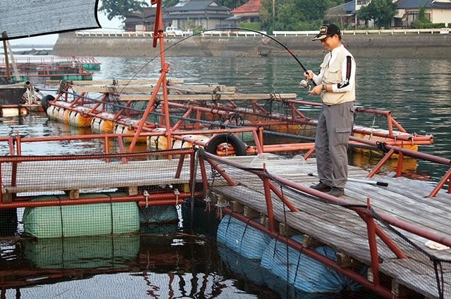 隣の釣堀でもヒット!