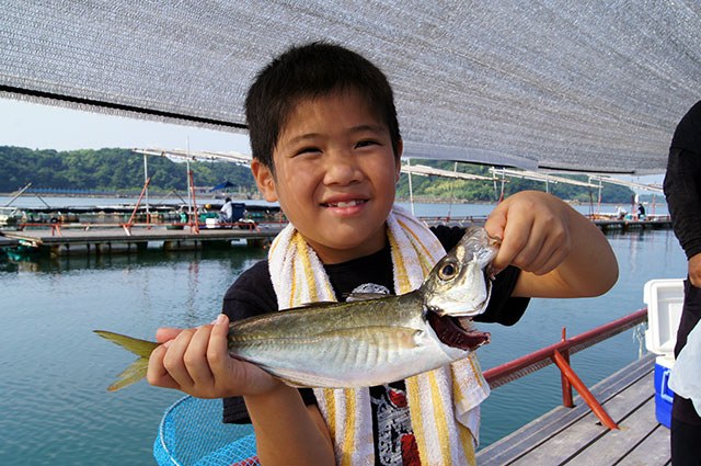 「大きなアジも釣れたよ~!」